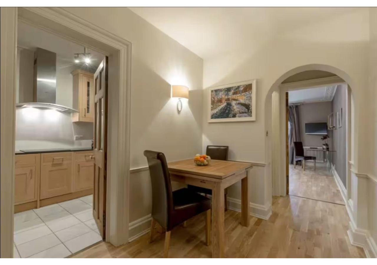 Joivy Boutique Apt With Patio In New Town Эдинбург Экстерьер фото